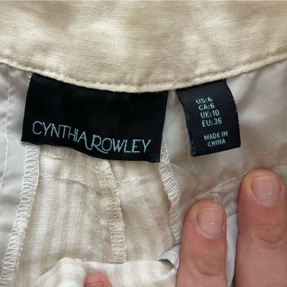 Cynthia Rowley Wonen's Linen Shorts - Picture 3 of 3